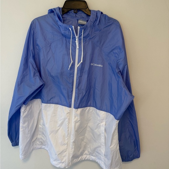 Columbia Blue and White Women's Jacket - Picture 1 of 5